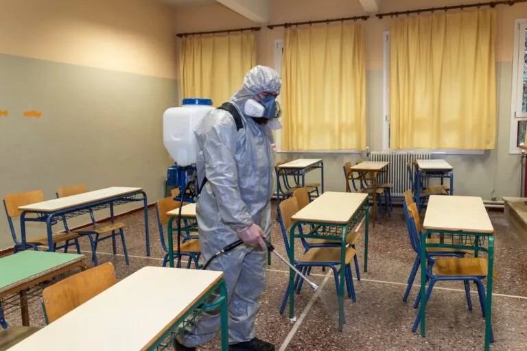 Scoperto caso di contagio a scuola, quarantena per i compagni