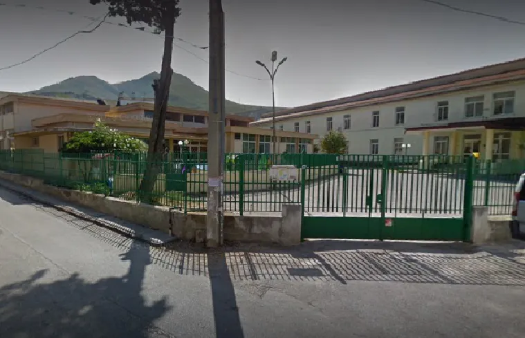 Un’intera classe delle Elementari in isolamento, chiude un’altra scuola in città