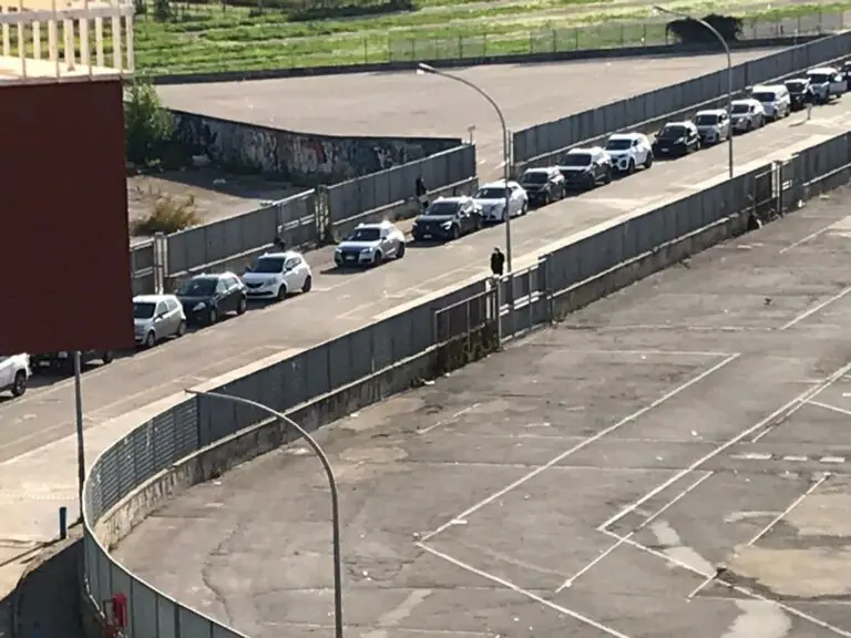 Code per il tampone drive-in ma Covid non si ferma: due casi al comando vigili