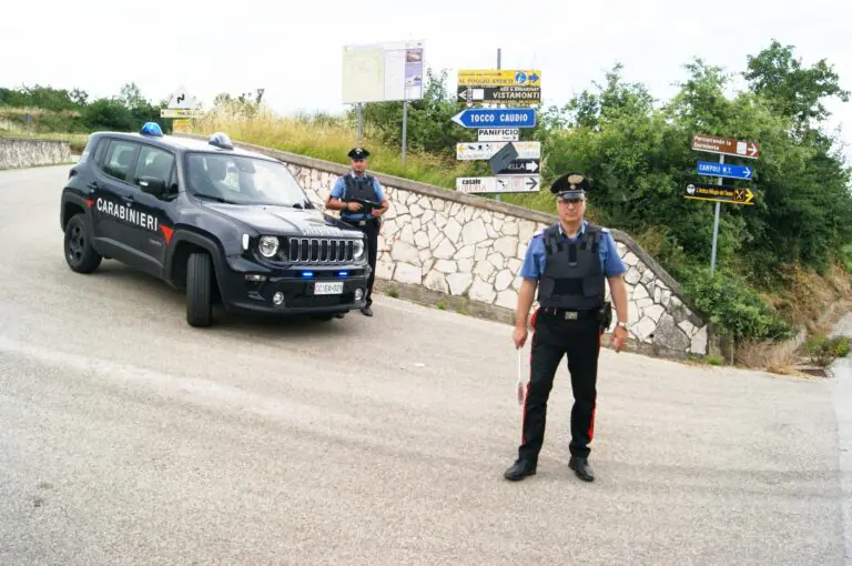 Spedizione punitiva choc nella Valle: sparano contro rivale. Scoperti in due