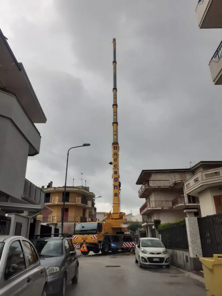Abusivismo, 20 immobili da demolire in città: proprietari cominciano prima delle ruspe