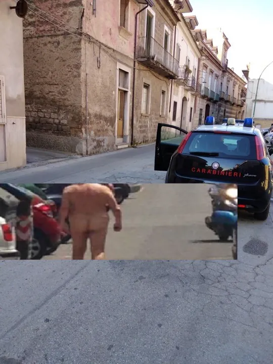 Nudo davanti la chiesa: scoppia la bagarre in centro. L’ambulanza non può intervenire