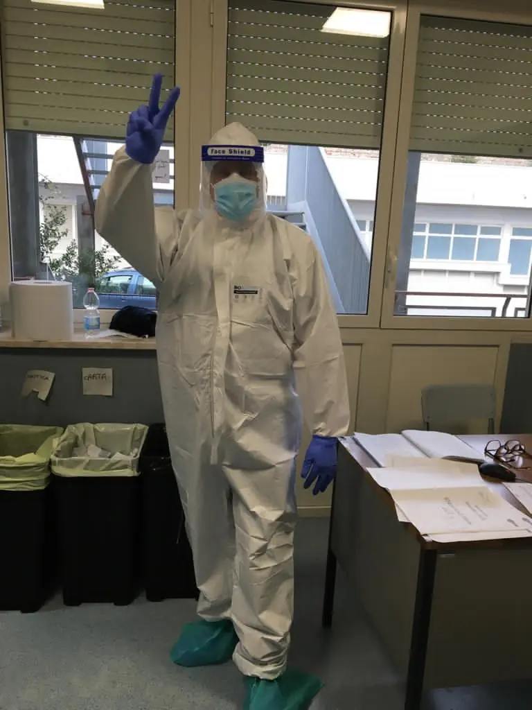 Medico in pensione torna in corsia: la dedizione del dottor Russo