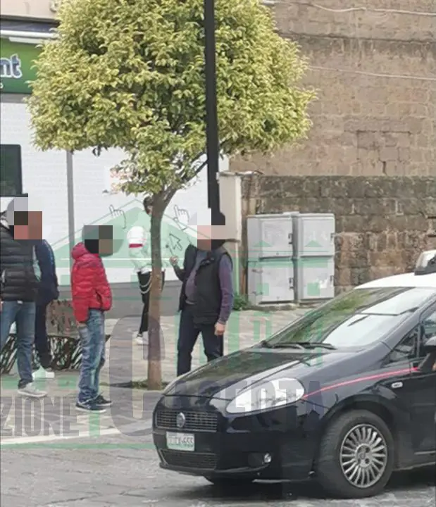 Tutti a giocare la bolletta, carabinieri chiudono centro scommesse