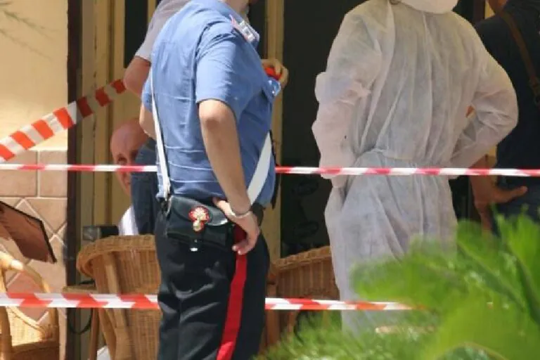 Camorra gli uccide padre, chiesta tangente all’ex sindaco