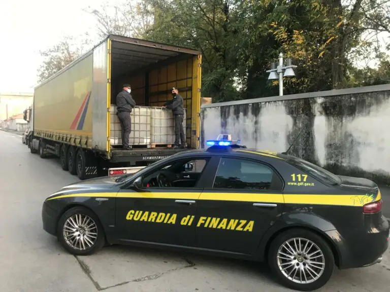 Intercettato carico di gasolio illegale: sequestro record nel Casertano