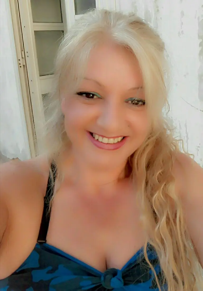 Tragedia in città, madre di 4 figli trovata morta nel suo letto