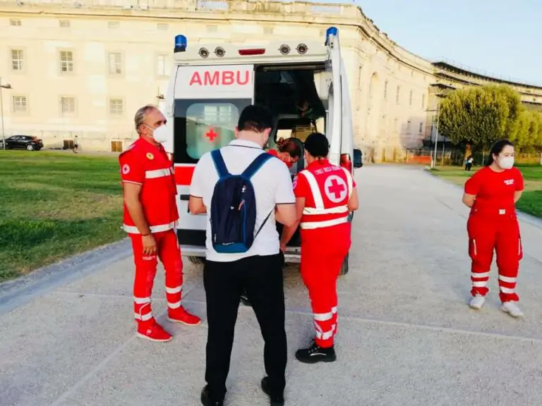 Assembramenti davanti agli uffici, volontari in campo a Caserta