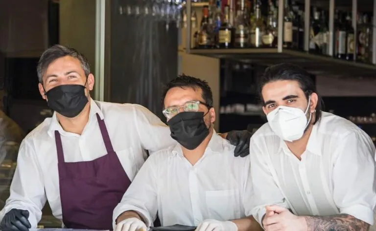 Covid colpisce bar della movida: “Costretti a chiudere per sanificazione”
