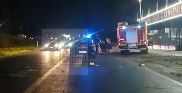 Choc sull’Appia, due sbalzati fuori dall’auto. Due in fuga e uno acciuffato. I VIDEO