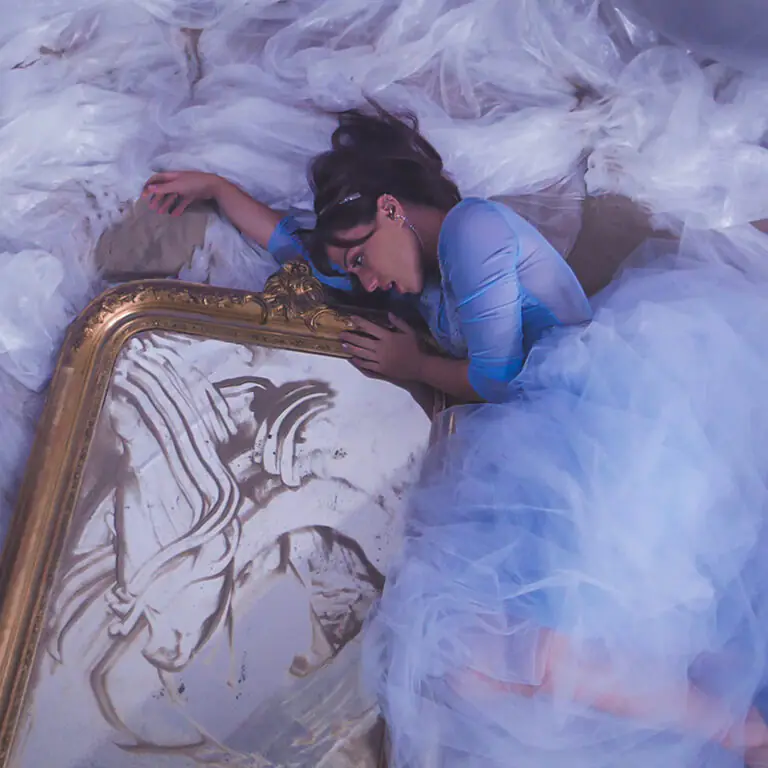 Fuori Il nuovo videoclip di Etta: “Il mio deserto”