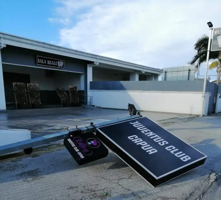 Vento si abbatte sullo Juve Club. Danni anche in periferia