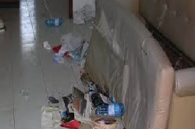 Immobile occupato e proprietari non risarciti, cittadino denuncia il sindaco