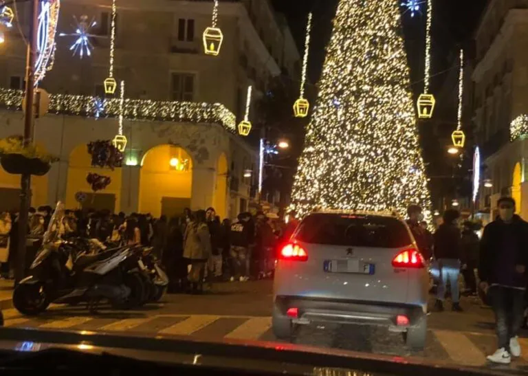 Stop alcol, nuove restrizioni a Caserta: in campo 100 agenti per fermare i brindisi