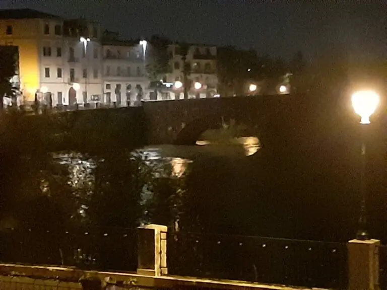 Esonda Garigliano, tratti in salvo due anziani. Il Volturno risale nella notte