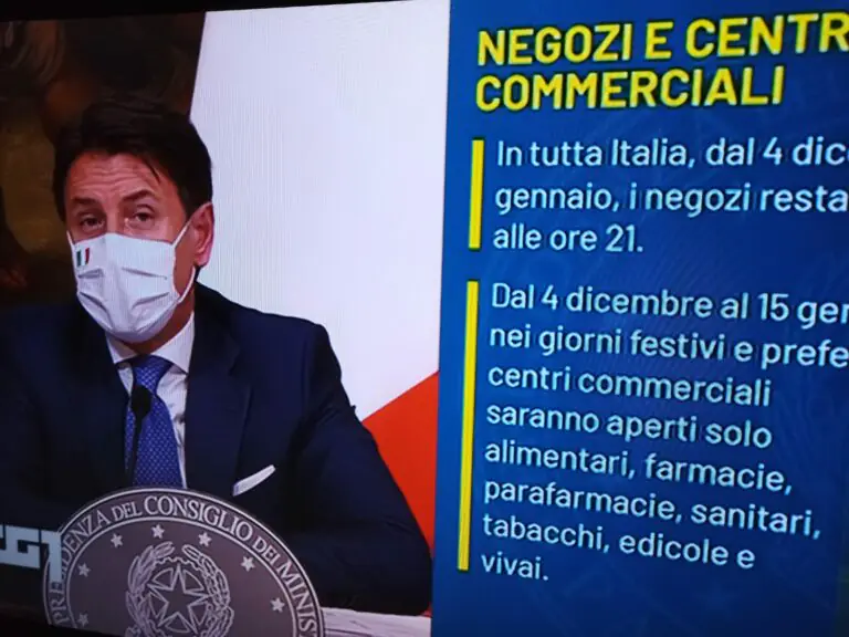 Conte: stop cenoni con non conviventi e regole stringenti. ECCO IL DCPM NATALIZIO