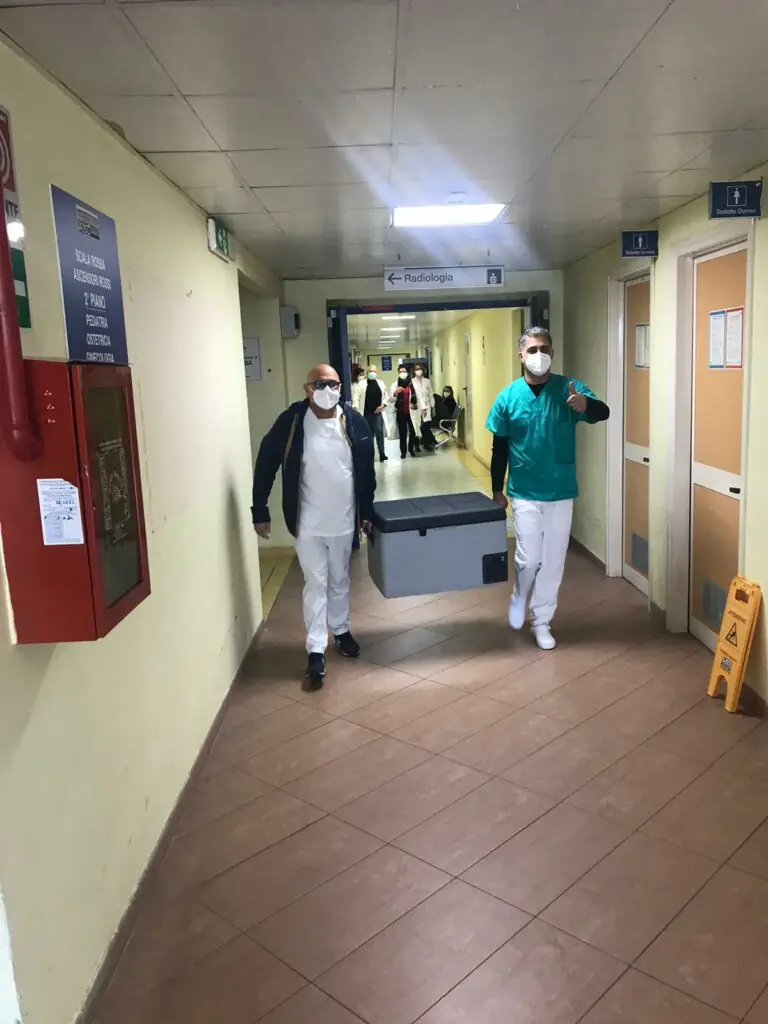 LA FOTO. L’arrivo dei vaccini nell’ospedale dell’ex zona rossa