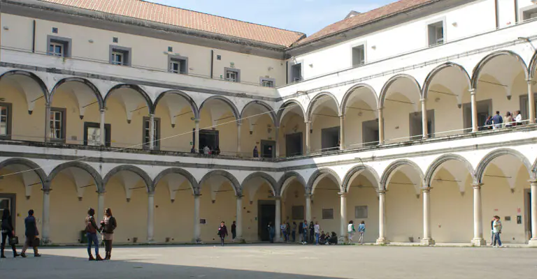 Al mercato degli esami: prof prima chiede 2mila, poi si accontenta di 300 euro. Ecco facoltà e dettagli
