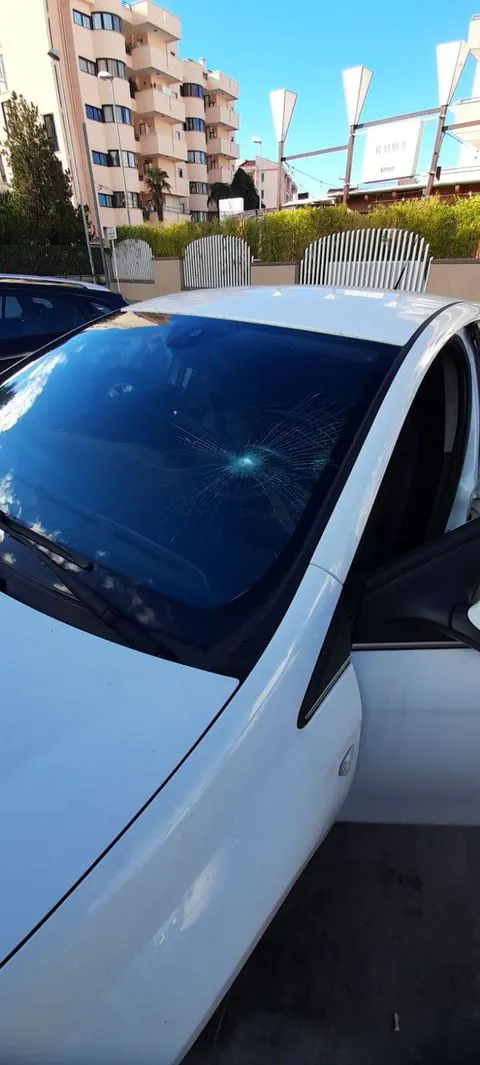 Raffica di raid notturni, automobilista colpito 4 volte in poche settimane