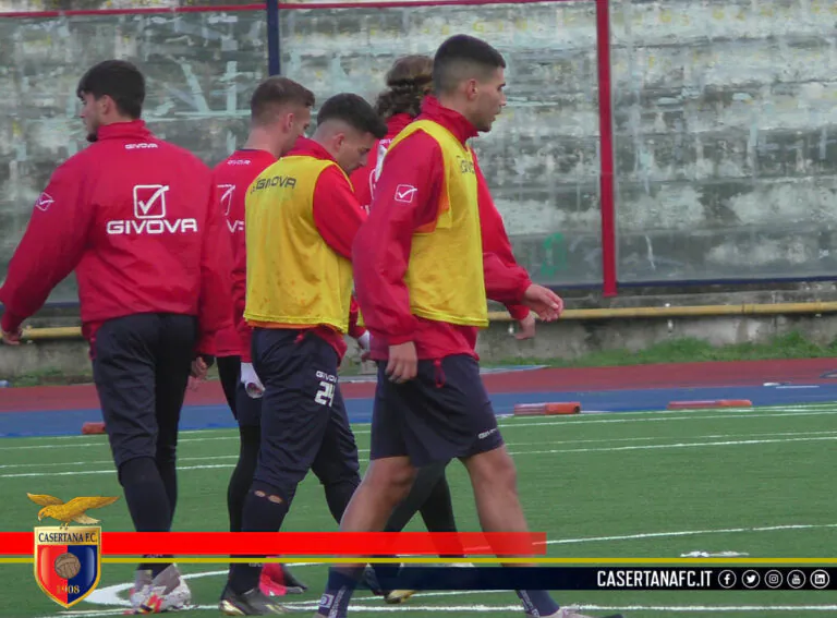 Casertana, 7 positivi in un colpo solo: la squadra parte comunque per Palermo
