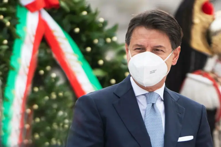 Lockdown natalizio, parla Conte: “Misure nei prossimi giorni”