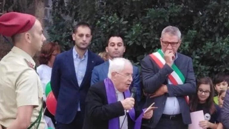 Don Andrea Monaco lascia la parrocchia di Sant’Elpidio dopo mezzo secolo, il messaggio del sindaco