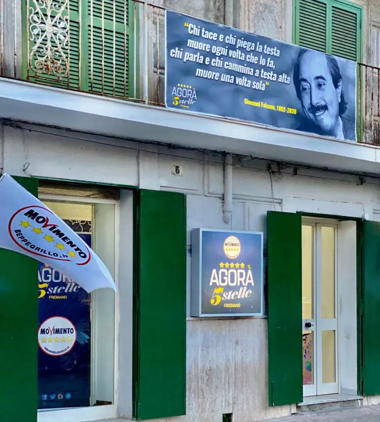 Ladri saccheggiano la sede del Movimento 5 Stelle