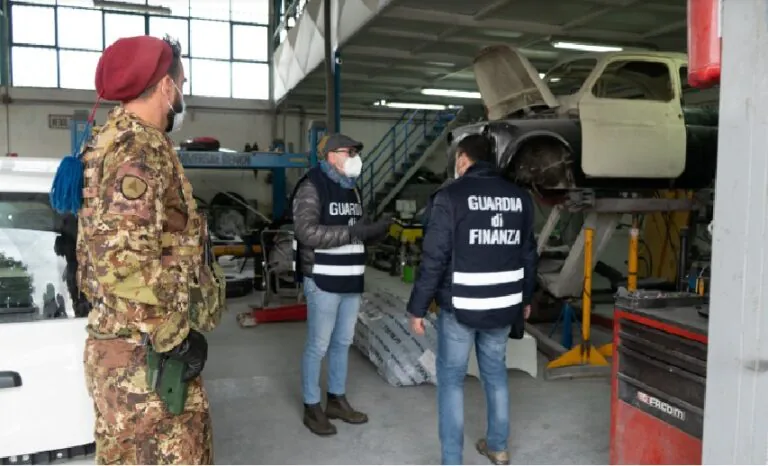 Lavoro nero e ambiente, maxi blitz in due città: scattano sequestri e denunce. FOTO E VIDEO