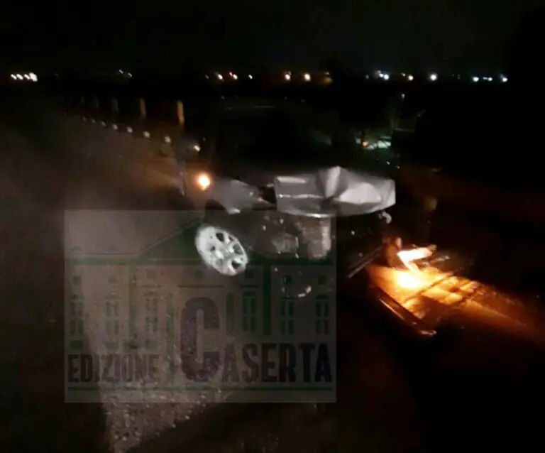 Giovane si schianta mentre va a lavoro, choc sulla Superstrada. FOTO