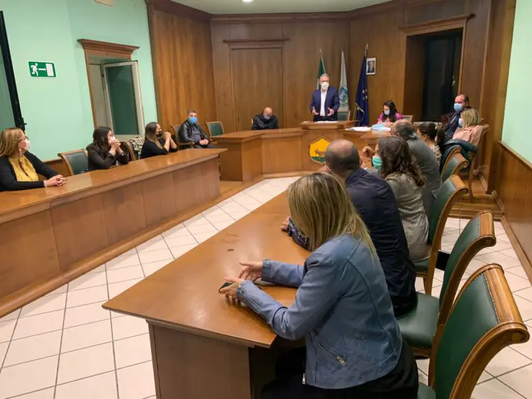 La denuncia del gruppo consiliare Impegno Comune: “Ditta per lo smaltimento rifiuti senza contratto”