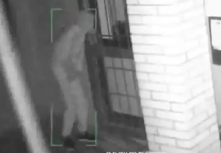 Vìola coprifuoco per andare al Tennis Club, incastrato dal video
