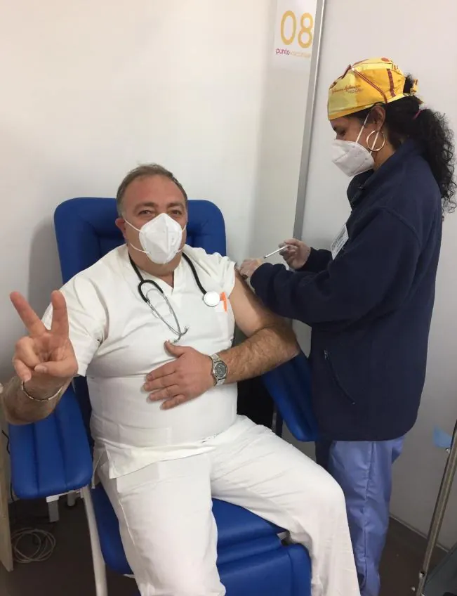 Vaccino anche per il plurivotato infermiere della Valle