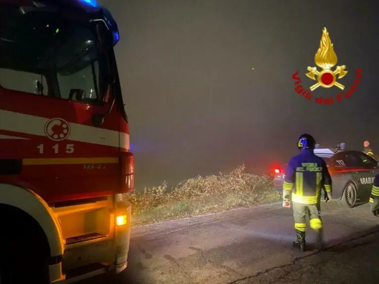 Finisce nella scarpata dopo un volo di 3 metri