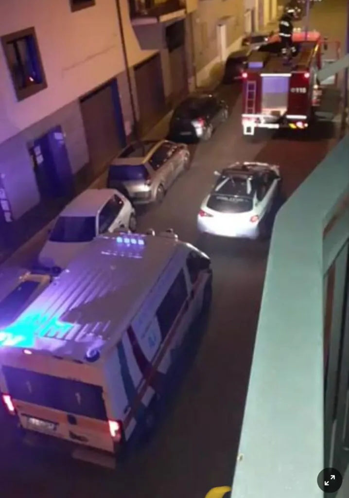 Non risponde ai parenti: pompieri ed ambulanza