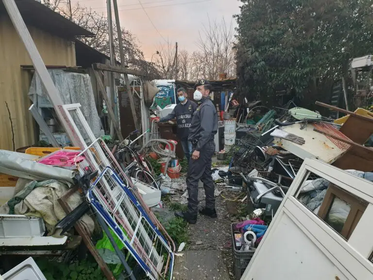 Bomba ecologica sulle sponde del Volturno, blitz e sequestro della Finanza. LE FOTO