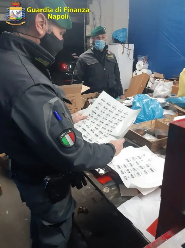 Profumi di marca irritanti per la pelle: scatta il blitz per San Valentino