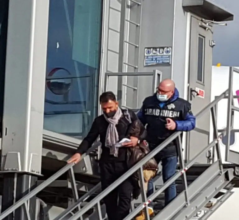Latitante catturato all’aeroporto dalla Dda