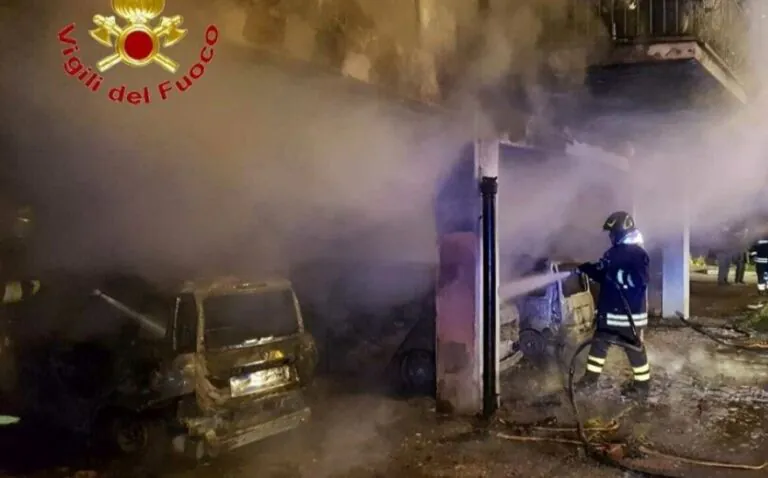 Raid nel rione, la pista dell’attentato. Il bilancio finale