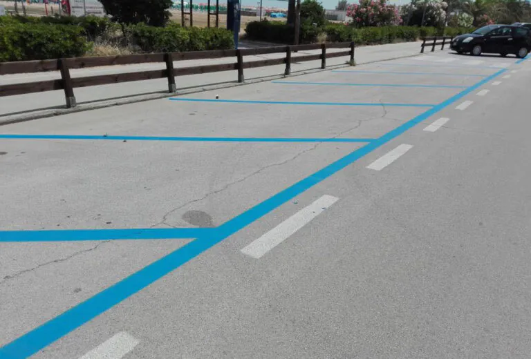 Mobilità: due ore di sosta gratis per le auto elettriche. Ecco come usufruire del servizio
