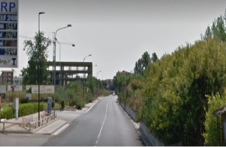 Trovato impiccato a 5 metri di altezza: tragedia in periferia