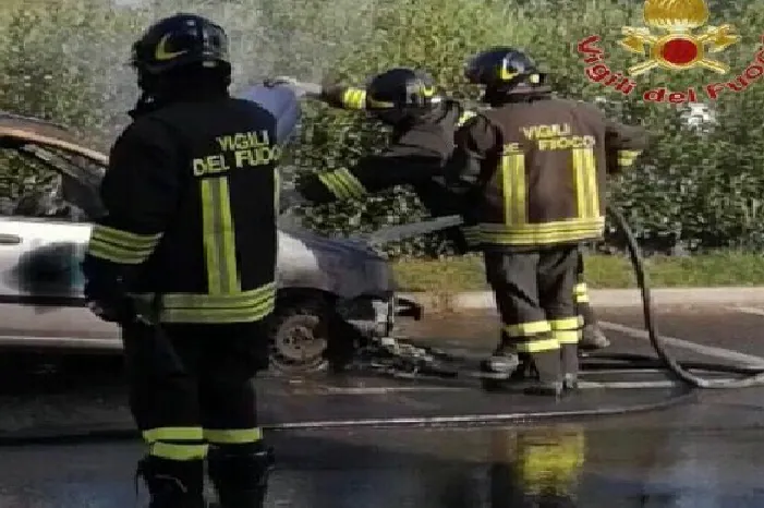 Studente apre il gas dell’auto per farla finita: corsa disperata