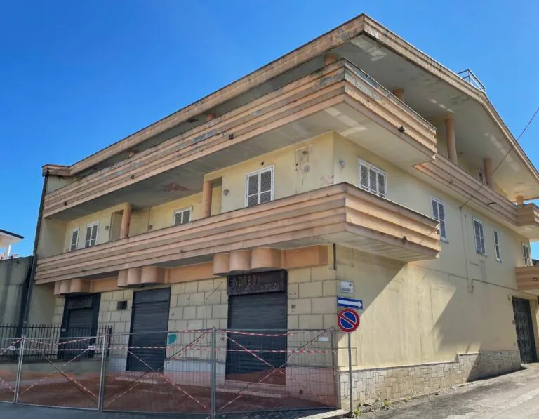 La villa della famiglia del fu boss Bardellino diventerà caserma dei carabinieri