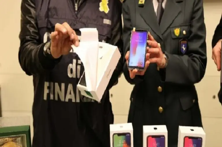 Truffa sui cellulari, ex pasticciera casertana con reddito di cittadinanza era titolare della società