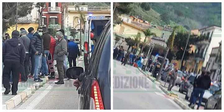 Choc in centro, cade da cavallo. Tutti in ansia per un giovanissimo