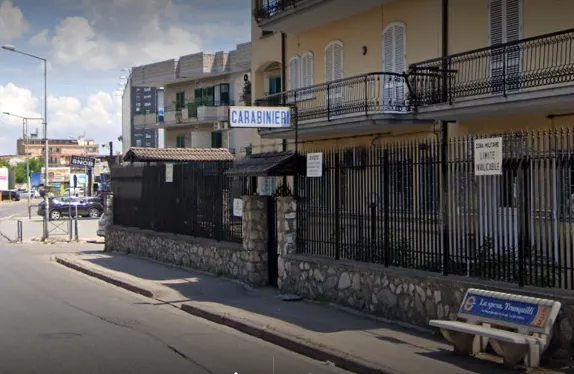Bimba di 10 anni scappa di casa, trovata dai carabinieri