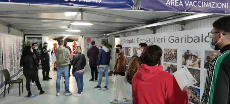 Pfizer-Day per adolescenti è un flop, l’Asl in allerta: “Vaccinatevi”