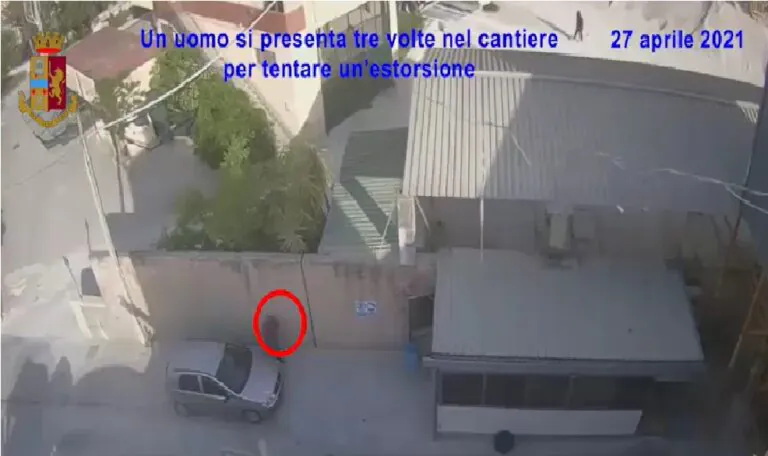 IL VIDEO. Pizzo per il clan sul cantiere, ras arrestato