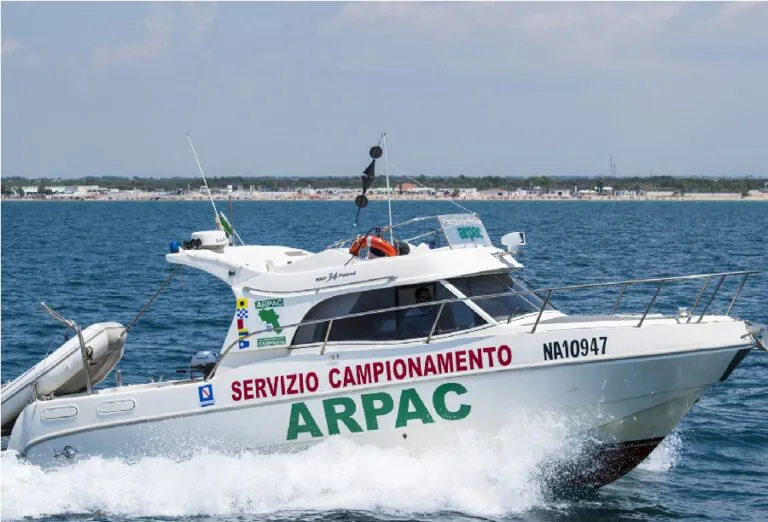 Mare campano pulito, promosso pure il litorale domizio