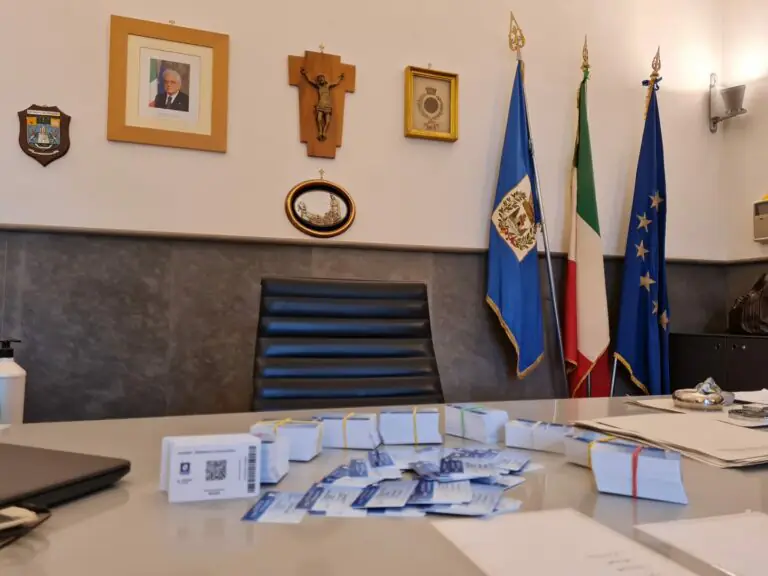 Centro vaccinale nella zona dello shopping e green card: “Ora fuori dal tunnel”
