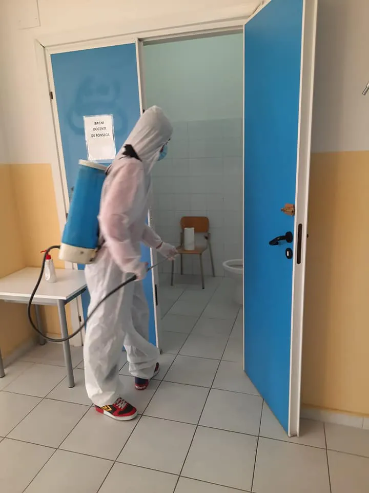 Contagi, si ferma un’altra scuola: “Torneranno in classe il 17 maggio”